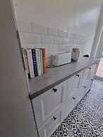 Large 4 Bed Terraced House