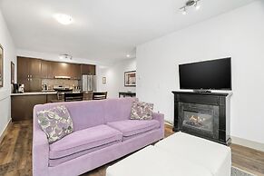 Elevated Escapes 2BR Suite Overlooking Lake