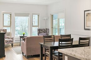 Elevated Escapes 2BR Suite Overlooking Lake