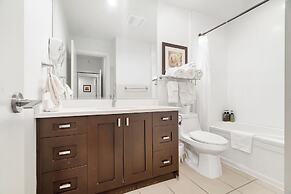 Elevated Escapes 2BR Suite Overlooking Lake