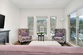 Elevated Escapes 2BR Suite Overlooking Lake