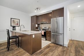 Elevated Escapes 2BR Suite Overlooking Lake