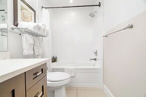 Elevated Escapes 2BR Suite Overlooking Lake