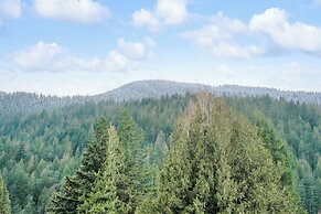 Elevated Escapes 2BR Suite Overlooking Lake