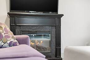 Elevated Escapes 2BR Suite Overlooking Lake