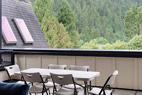 Elevated Escapes 2BR Suite Overlooking Lake