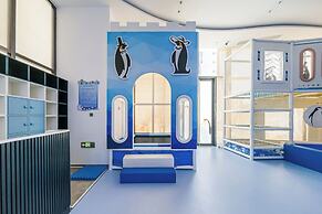 Haichang Penguin Wassim Hotel