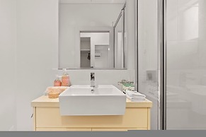 Yanti at Nightcliff Foreshore Pool Shops Cafe