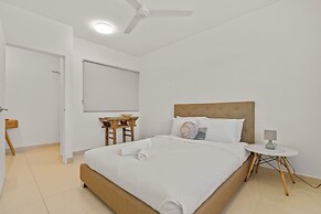 Yanti at Nightcliff Foreshore Pool Shops Cafe