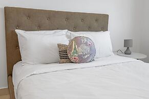 Yanti at Nightcliff Foreshore Pool Shops Cafe