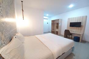 OYO 94103 Sands Residence Ii