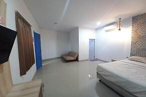 OYO 94103 Sands Residence Ii