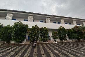 OYO 94103 Sands Residence Ii