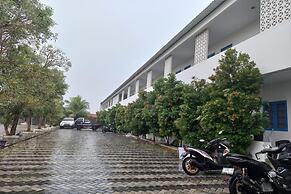 OYO 94103 Sands Residence Ii