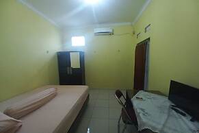 OYO 94102 Kuningan Guest House Syariah
