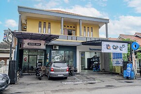 OYO 94102 Kuningan Guest House Syariah