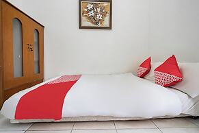 OYO 94102 Kuningan Guest House Syariah