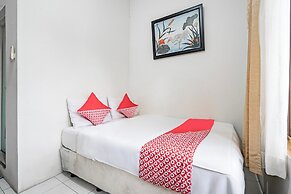 OYO 94102 Kuningan Guest House Syariah