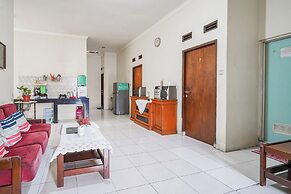 OYO 94102 Kuningan Guest House Syariah