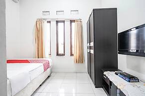 OYO 94102 Kuningan Guest House Syariah