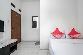 OYO 94102 Kuningan Guest House Syariah