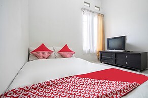 OYO 94102 Kuningan Guest House Syariah