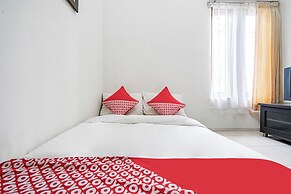 OYO 94102 Kuningan Guest House Syariah
