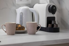 Grójecka Apartment by Renters