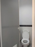 OYO 94107 Nomira Guest Room