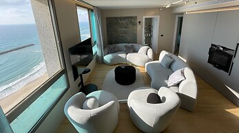 Panoramic Sea View Luxury Suite