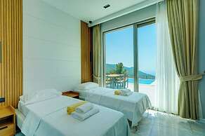 Saturn-4 PLANET LUXURY VILLAS