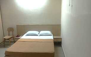 Hotel Rainbow near Victoria Hospital City Market