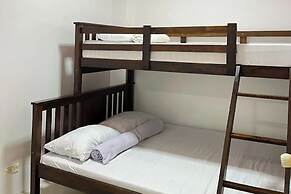 Krystalclaine Homestay-Burnham Hill Condo