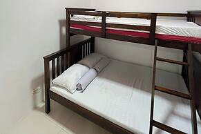 Krystalclaine Homestay-Burnham Hill Condo