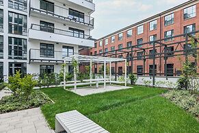 Gdansk Apartment With Parking by Renters