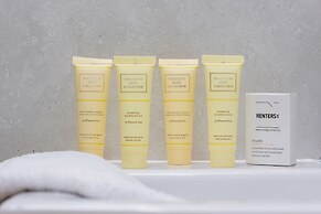 Apartament na Alei Pokoju by Renters