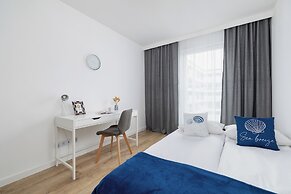 Apartament na Alei Pokoju by Renters