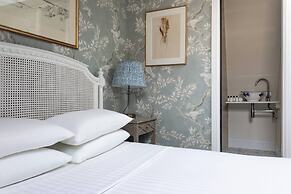 Royal Crescent Mews by Onefinestay