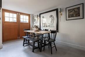 Royal Crescent Mews by Onefinestay