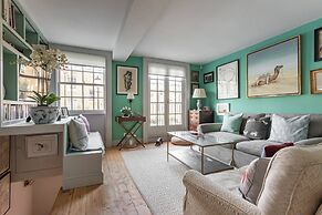 Royal Crescent Mews by Onefinestay