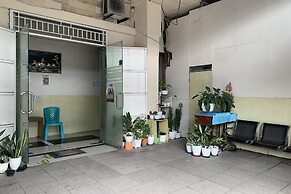 OYO 94115 Pondok Sahabat Vianty Near SDN Kampung Parang