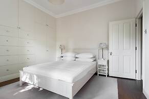 Cathcart Road IV by Onefinestay