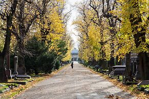 Cathcart Road IV by Onefinestay
