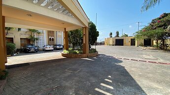 Eden Beach Resort Apartments