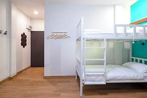 BED Friends Poshtel
