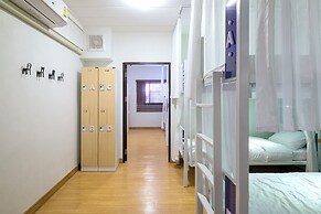 BED Friends Poshtel