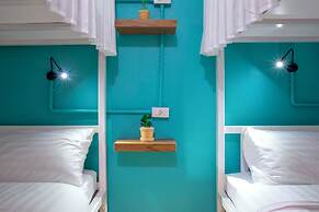 BED Friends Poshtel