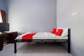 OYO 94119 Pdl Guest House Syariah