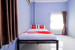 OYO 94119 Pdl Guest House Syariah
