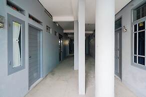 OYO 94119 Pdl Guest House Syariah